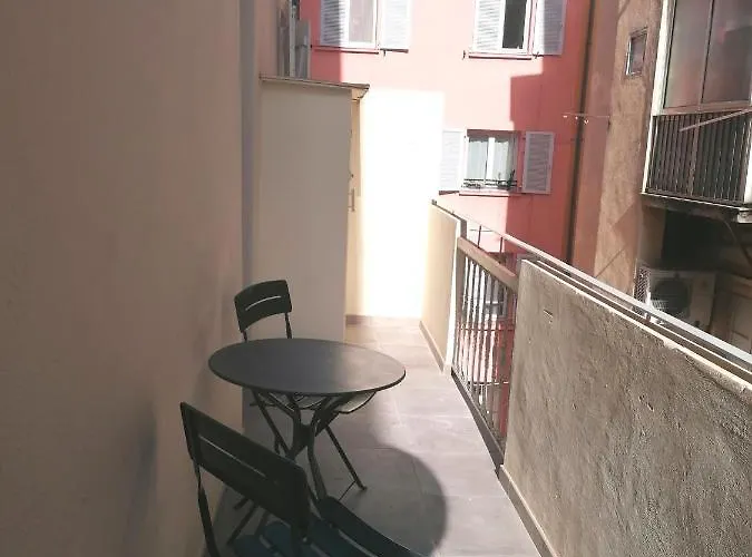 T2 Type New Yorkais * Ajaccio (Corsica)